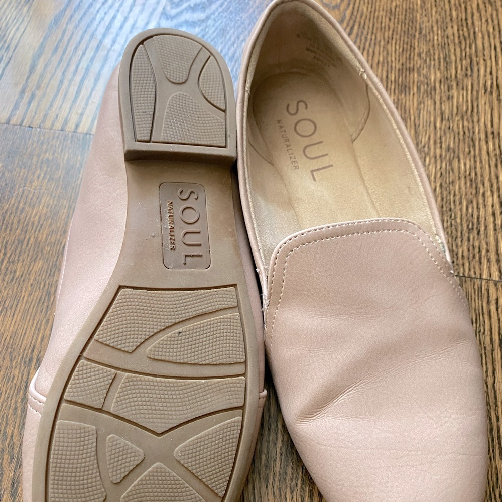 EUC Soul Cream/Tan Loafers
